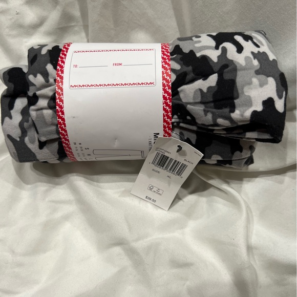 Michael Kors Longewear (R $39) NWT - Picture 7 of 7